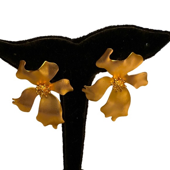 Dogwood Flower Statement Earrings Lightweight - Picture 2 of 8